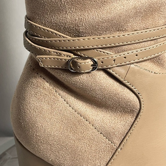 GUESS ACORA Wedge Ankle Boots Light Natural 5.5M Pointed Toe - Picture 3 of 12